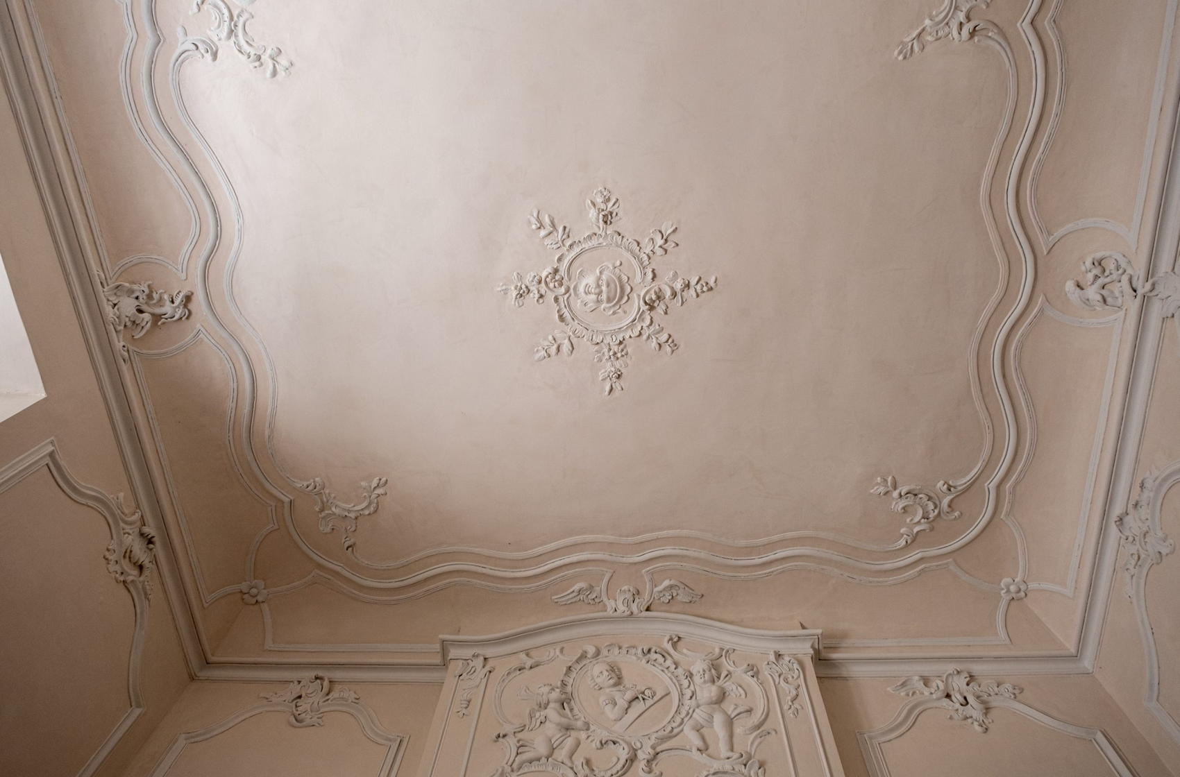 Detail-plafond-©OTGF-L.Berton-1700